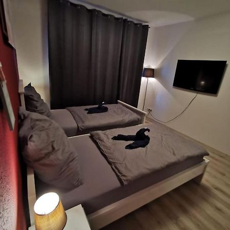 Liebevoll Eingerichtete Ferienwohnung - Zentrale Lage - Netflix & Paytv Wilhelmshaven Exterior foto